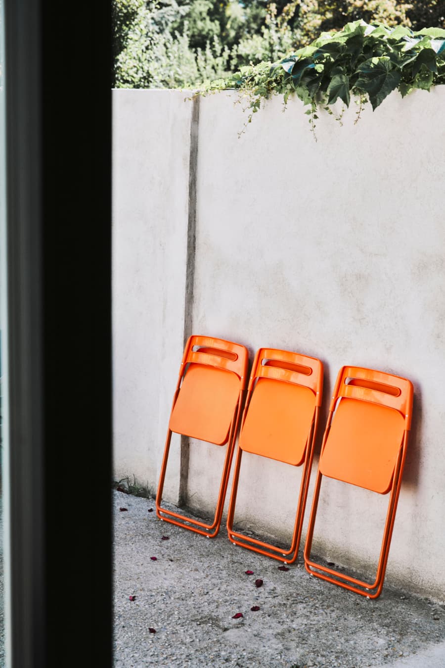 design element-orange-chair-to-black-keep-kitchen