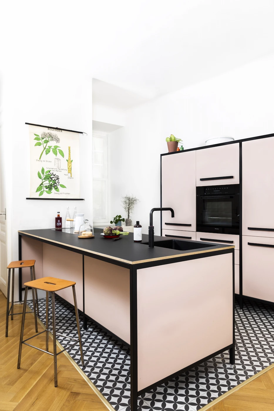 pink-kitchen-steel-frame-black